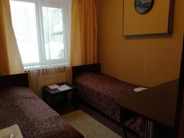 Фото номера Двухместный номер эконом-класса с 2 отдельными кроватями Гостиница Аврора г. Нефтекамск 2
